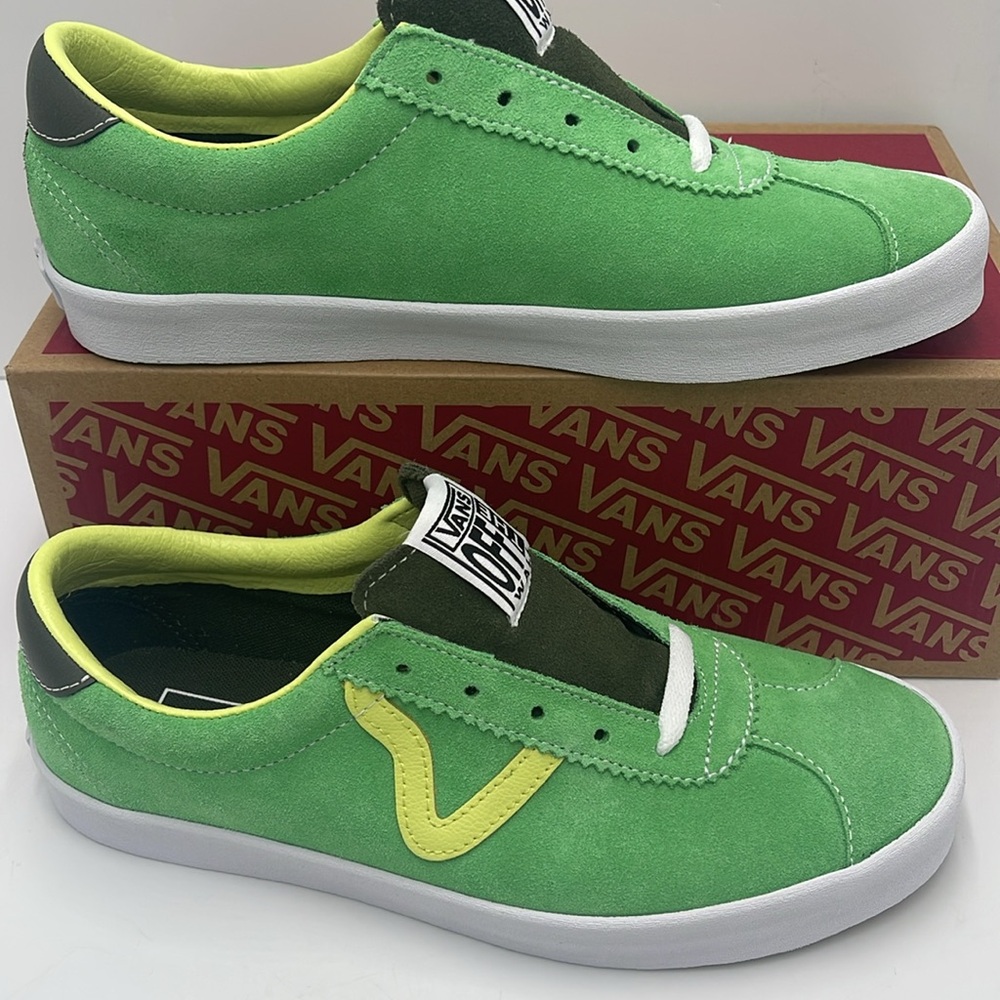 Vans MEN’S Sport Low Sport Pop Green
VN000CQRCX2
Sneakers - Picture 2 of 16